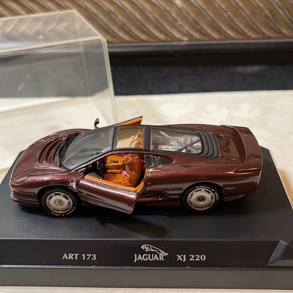 Vintage Jaguar XJ Car Model, ART 174 - Picture 2 of 5